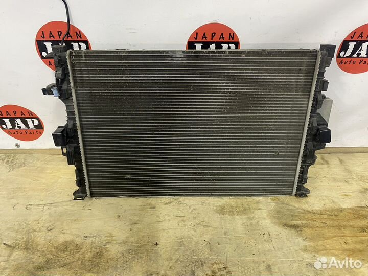 Радиатор охлаждения Volvo XC60