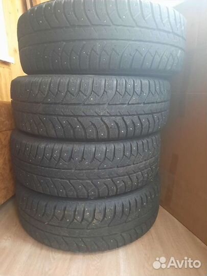 Bridgestone Ice Cruiser 7000 235/65 R17 108T