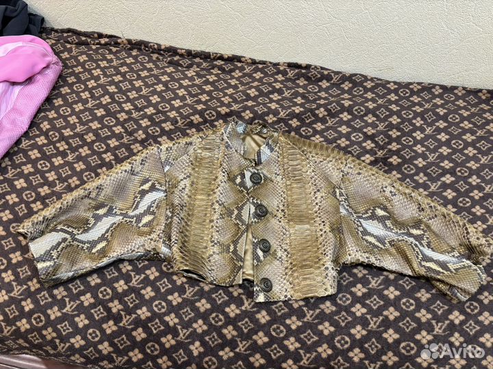 Кожаная курточка питон