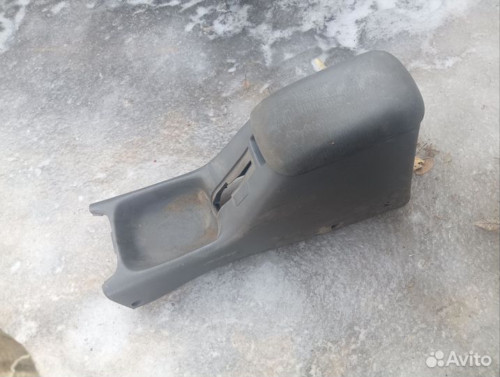 Подлокотник kia clarus 1