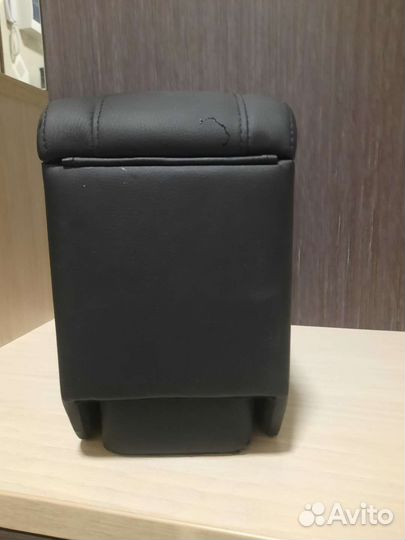 Подлокотник в авто