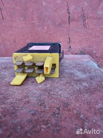 Кнопка противотуманки Audi A8 D2