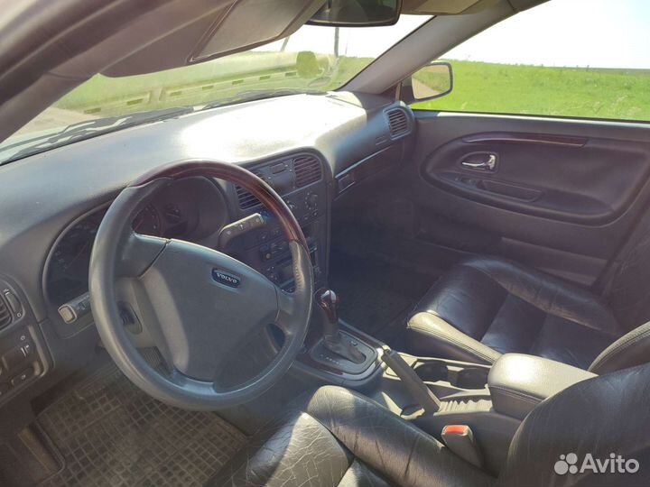 Кожа, дерево volvo v40