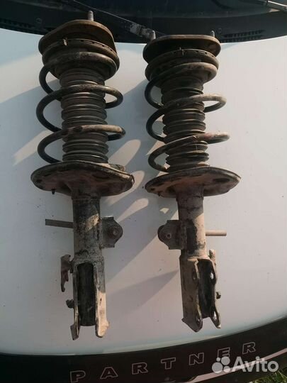 Амортизатор передний toyota corolla 180