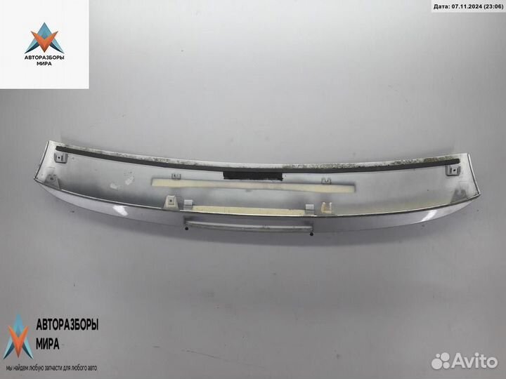 Накладка двери (крышки) багажника seat Ibiza 3