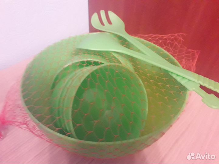 Набор пластиковой посуды