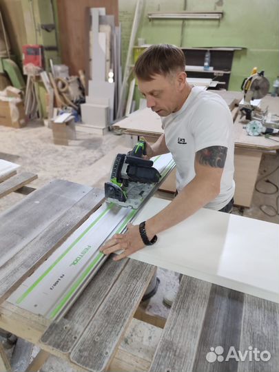 Специалист по работе с Акрилом