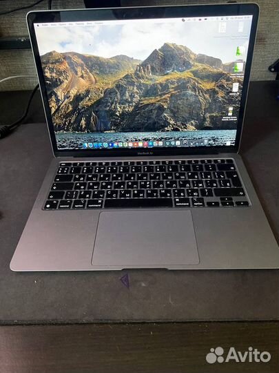 Apple Macbook Air 13 2020 m1 8 256 рст