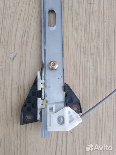 Стеклоподъёмный механизм передний правый Mazda3 BK