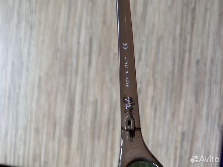 Солнцезащитные очки Ray Ban