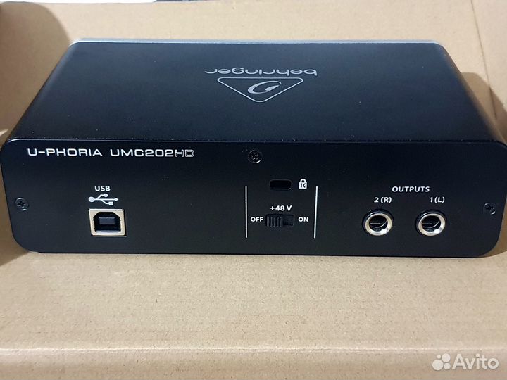 Внешняя звуковая карта behringer U-phoria UMC202HD