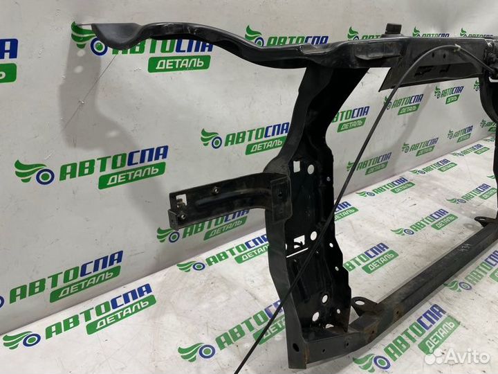 Телевизор панель радиаторов передний Nissan