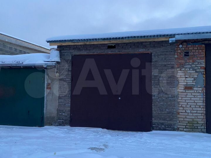 Гараж, > 30 м²