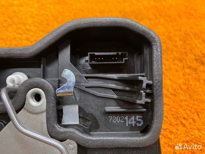 Замок двери передний левый Bmw 3-Series E92