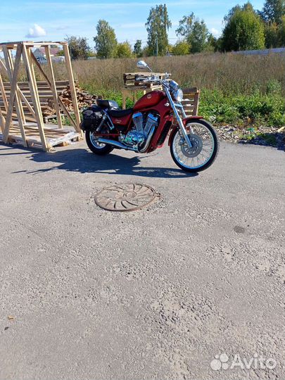 Suzuki Intruder VS 800