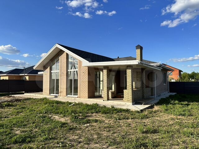 Коттедж 175 м² на участке 10 сот.