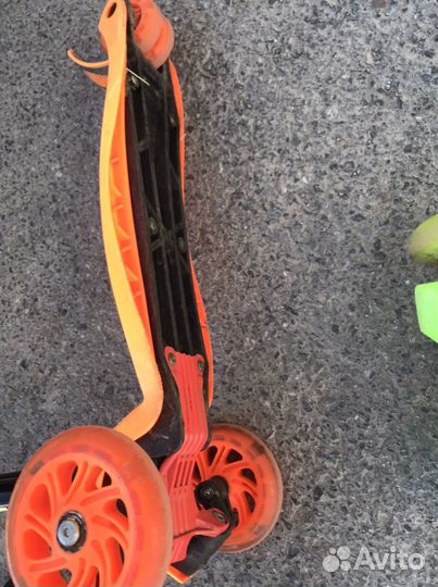 Самокат трехколесный