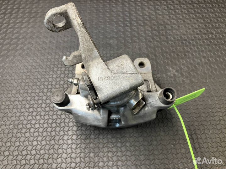 Суппорт тормозной задний правый Jaguar XJ X351