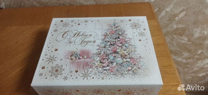 Коробка новогодняя картонная