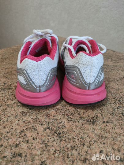 Кроссовки adidas