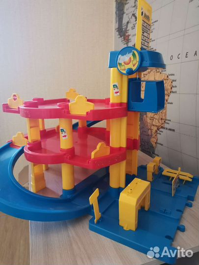 Гараж парковка игрушечный с лифтом