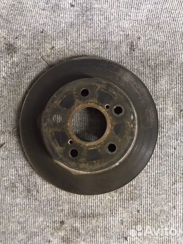 Тормозной диск задний левый Toyota Auris E150