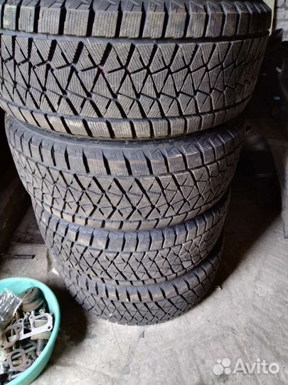 Bridgestone Blizzak DM-V2 265/60 R18 110R
