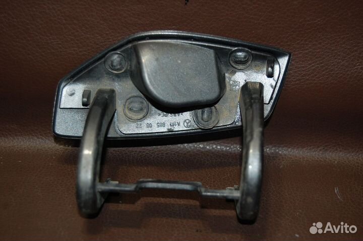 Крышка омывателя правая - Mercedes-Benz CLA-klasse