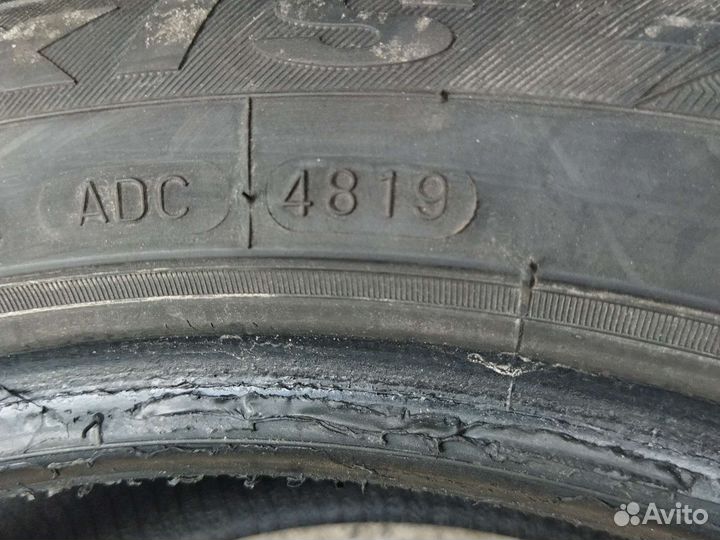 Maxxis NP5 Premitra Ice Nord 225/50 R17