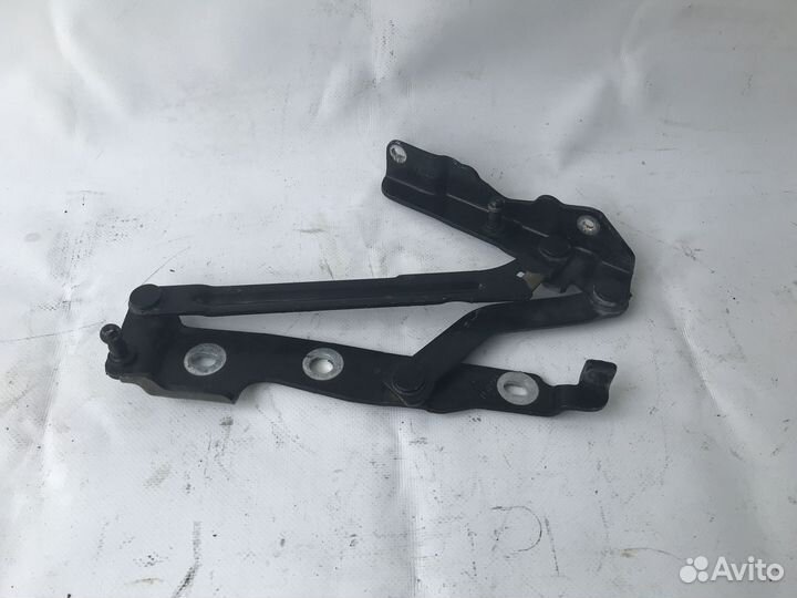 Петля багажника Ford Mustang V 09-14