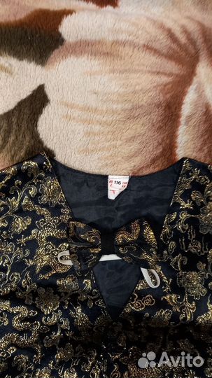 Продам жилетку с бабочкой