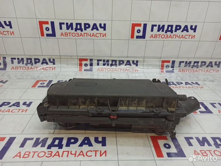 Корпус воздушного фильтра Volkswagen Golf (Mk4) 036129611AR