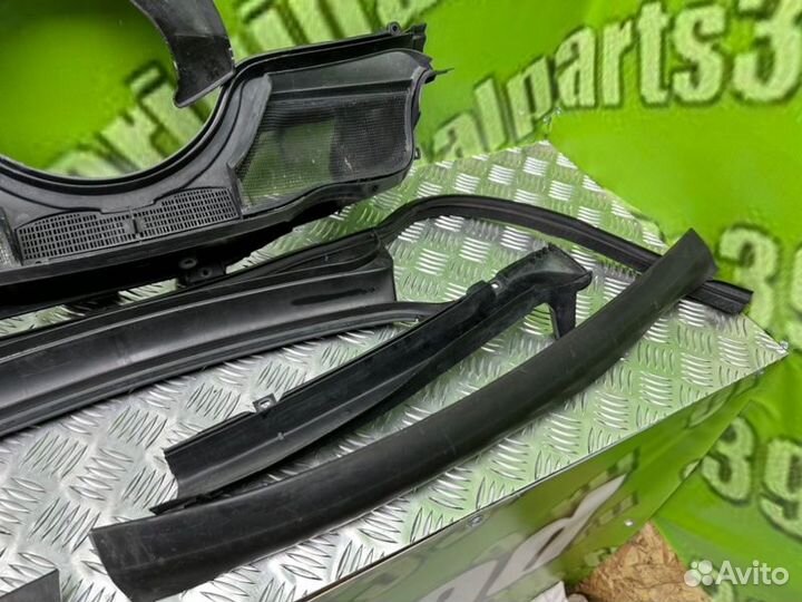 Жабо Mercedes-Benz W124 M102 2.3 1991