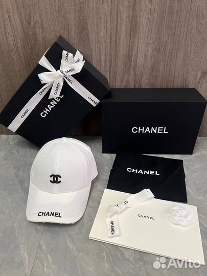 Бейсболка белая Chanel