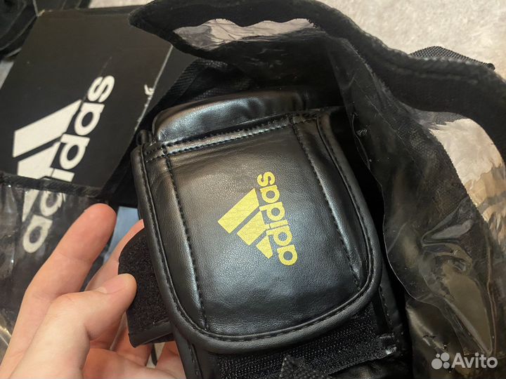 Боксерский шлем adidas