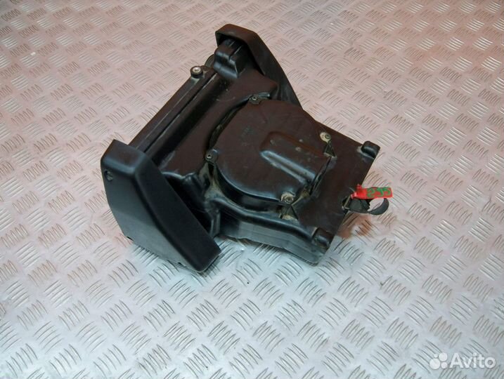 Корпус воздушного фильтра Yamaha FZ400