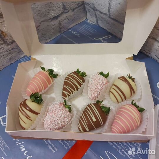 Коробочка клубники в шоколаде