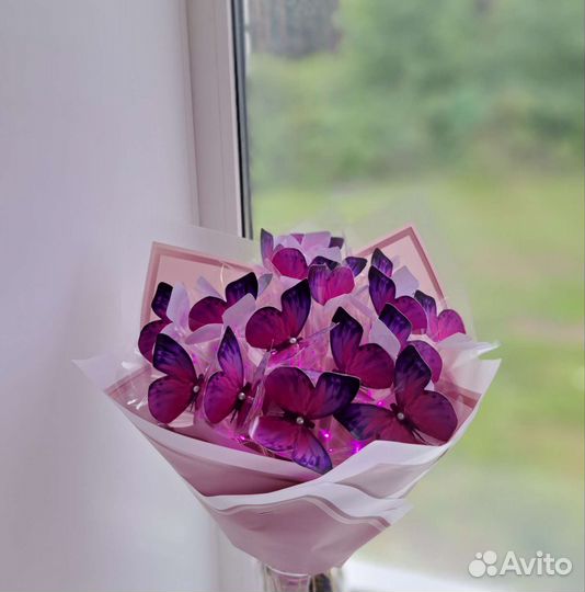 Букет из декоративных бабочек