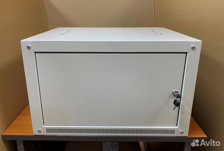 Шкаф телекоммуникационный