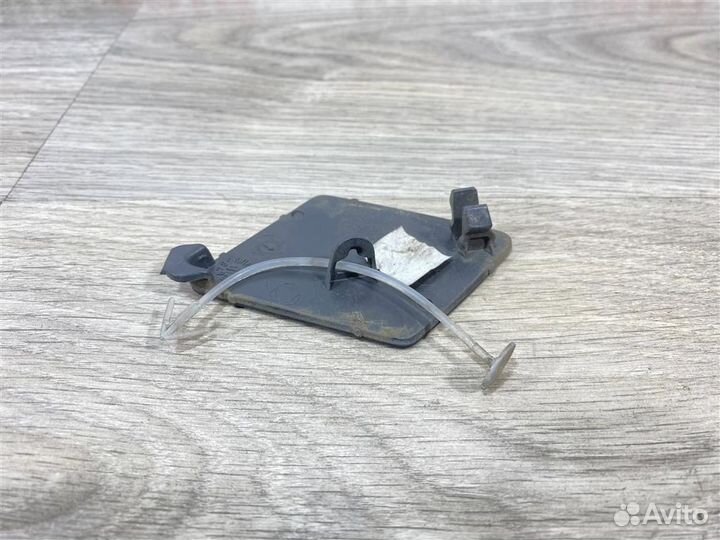 Заглушка крюка переднего бампера бмв 5 Ф10 Ф11