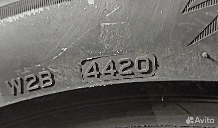 Bridgestone Blizzak LM-005 245/45 R18
