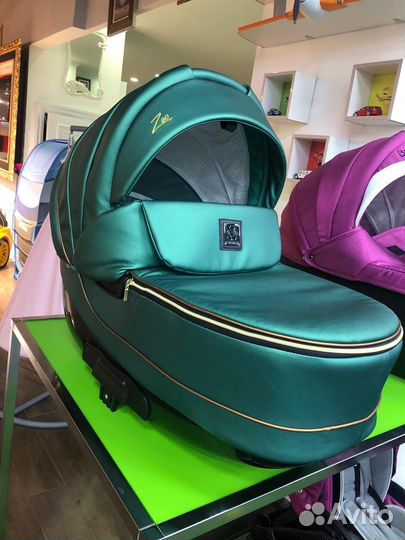 Коляска camarelo 2 в 1 зеленая