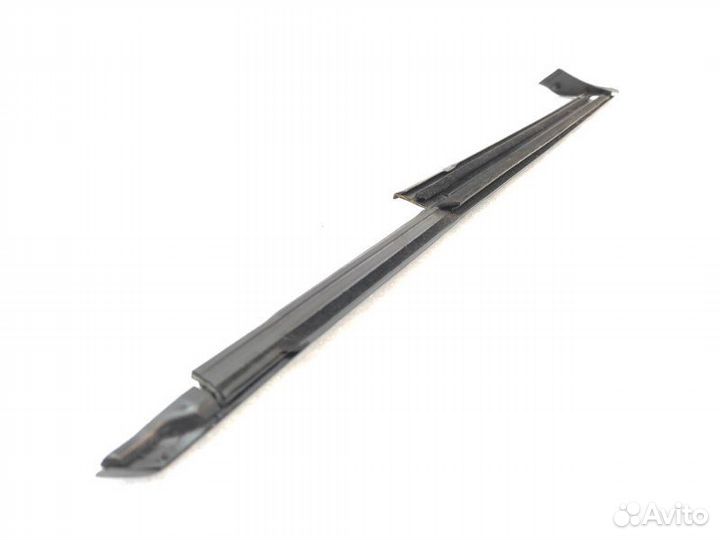 Молдинг стекла передний левый Audi A6 C7 1.8 CYG