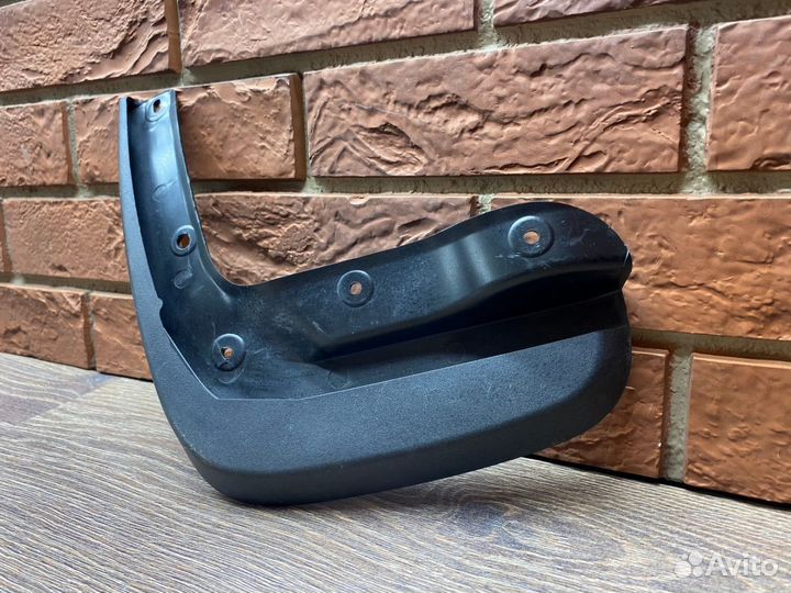 Брызговик передний левый Volkswagen Polo RUS 2020+