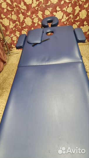 Кушетка для массажа с вырезом