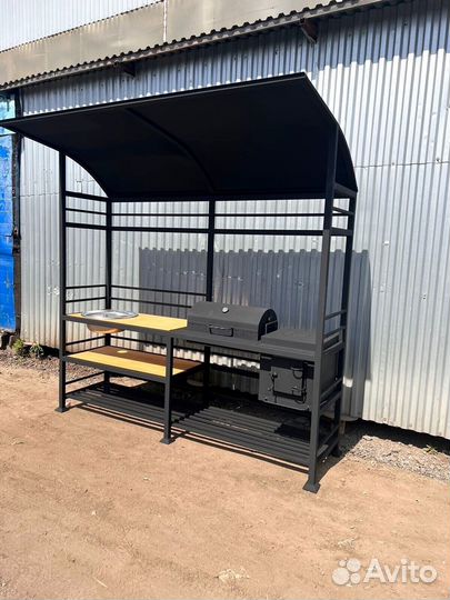 Мангал с крышей