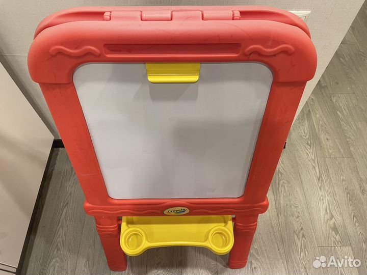 Доска мольберт crayola