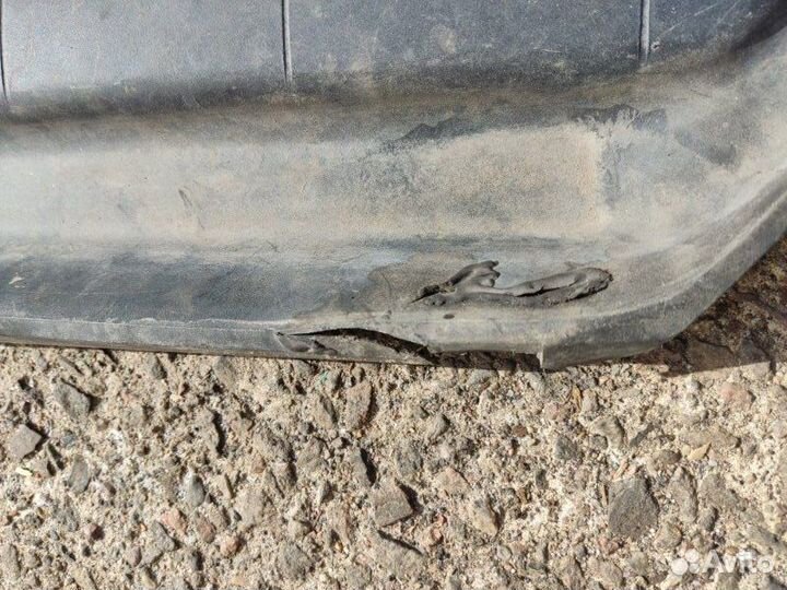 Накладка стеклоочистителя (жабо) Audi 100 седан