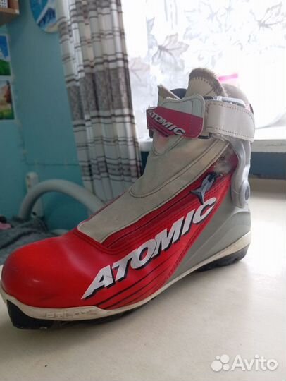 Лыжные ботинки atomic
