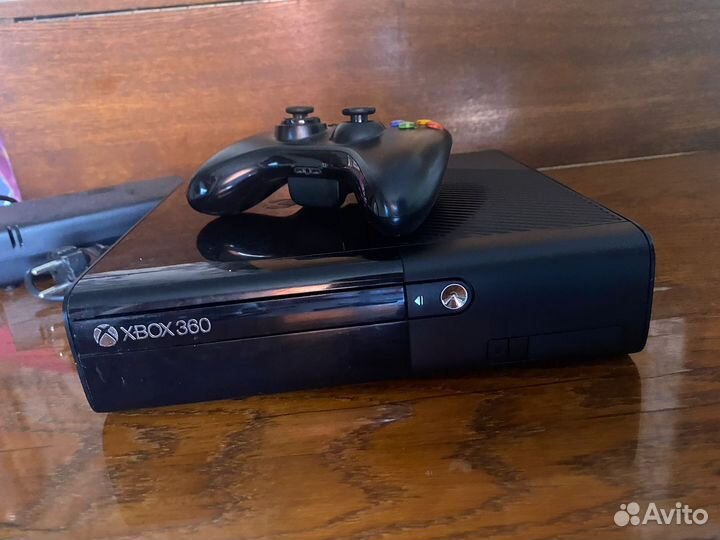 Xbox 360 E 250 gb